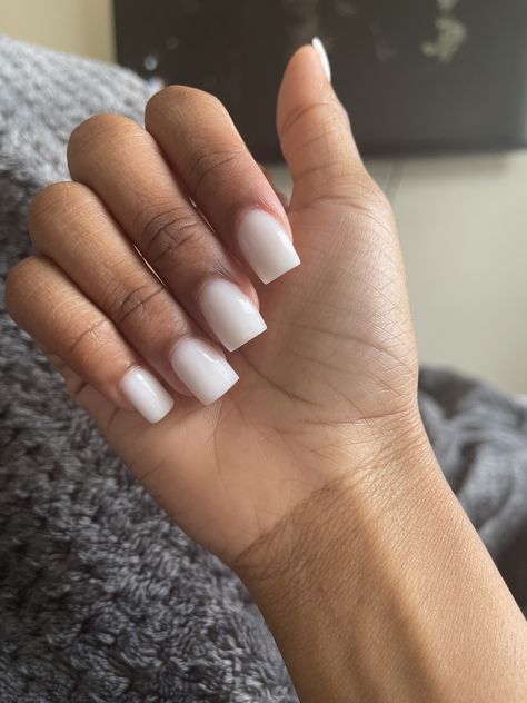 White short nails Nails Acrylic Short Black And White, White Shorts Nails, White Short Nails, Bad Nails, Acrylic Flowers, Girls Nails, 3d Nails, Square Acrylic Nails, Short Acrylic Nails