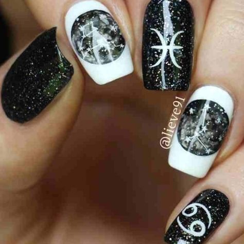 Pisces Nail Art, Zodiac Nail Designs, Tumblr Nail Art, Golden Nails, Holiday Nail Designs, Floral Nail Designs, Holiday Nail, Holiday Nail Art, Toe Nail Designs