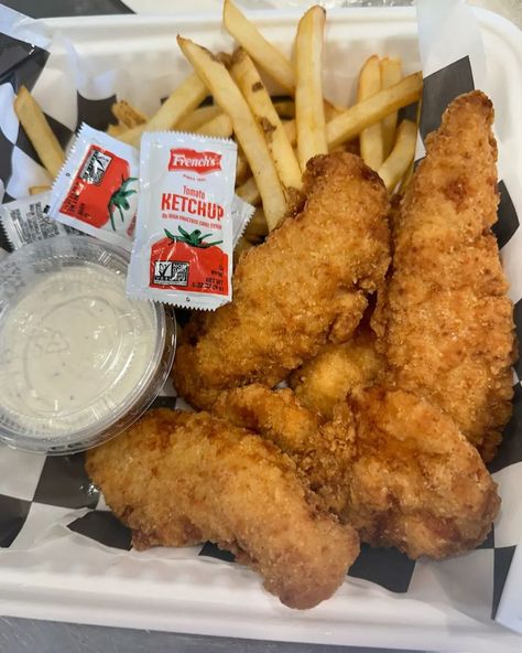 Enjoying some crispy chicken tenders and fries! 🍗🍟 #chickentenders #fries #comfortfood #foodie #delicious #foodstagram #snacktime #crispy #yum #instafood #tasty #tastyfood Chicken Fingers And Fries, Chicken Tenders And Fries, Tenders And Fries, Crispy Chicken Tenders, Kitty Accessories, Chicken Fingers, Crispy Chicken, Chicken Tenders, Food Obsession