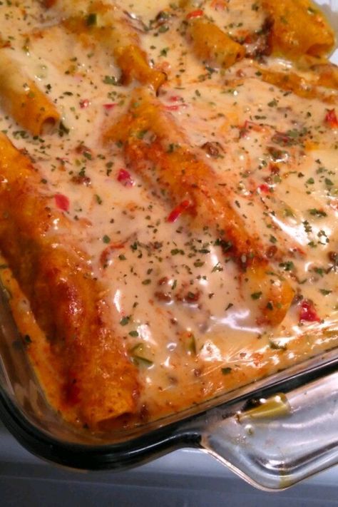 Easy Cheesy Beef Enchiladas, Creamy Beef Enchiladas, Skillet Enchiladas, Beef Enchiladas Recipe, Enchiladas Recipes, Easy Enchilada Recipe, Mexican Enchiladas, Beef Enchilada Recipe, Easy Delicious Dinners