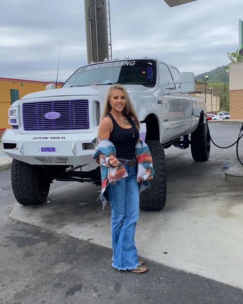 🍁Katie Noel🎙 (@i_am_dieselgang) added a photo to their Instagram account: “I am absolutely ASTONISHED at how many of y’all came to my Meet & Greet yesterday! I got to meet…” Katie Noel, Country Rap, Female Trucks, Cute Couples Texts, Cowgirl Outfits, Girl Crushes, Dallas Cowboys, School Outfits, Pickup Trucks