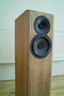 Diy Horn Speaker, Speaker Box Design Diy, Homemade Speakers, Custom Speaker Boxes, Speakers Design, Diy Hifi, Diy Audio Projects, Audio Ideas, Speaker Projects