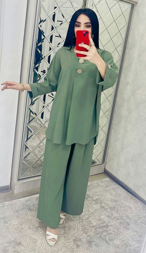 Latest Trouser Design, Co Ords Outfits, 2piece Outfits, Minimalist Fashion Women, Kurti Designs Latest, Trouser Design, Fashion Top Outfits, Modesty Fashion, Boutique Dress Designs