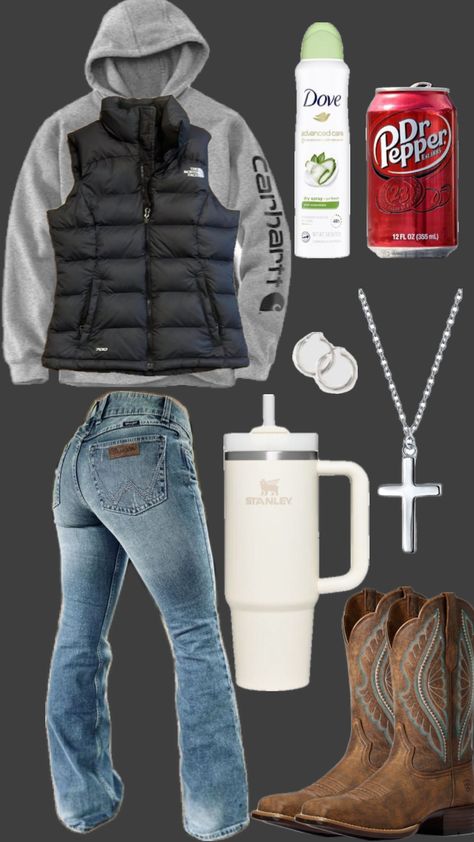 Contry Asthetic Outfits, Bonfire Outfit Ideas, Country School Outfits, Comfy Country Outfits, Outfits With Brown Boots, Country Girl Outfits, Country Fall Outfits, Bonfire Outfit, Western Chic Fashion