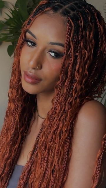 ELSA DESIREE on Instagram: "Ginger boho knotless braids! My new favourite boho braids ive done so far! Curly bundles are from @ywigs_official I used 2 curly bundles in the colour 350 and 2 bundles of synthetic braiding hair, also in colour 350. #ad #bohobraids #gingerbohobraids #knotlessboxbraids" Fall Braiding Hair Colors, Braided Ginger Hair, Ombre Ginger Braids, Synthetic Boho Braids, Copper Hair Braids, Ginger Coloured Braids, 350 Boho Knotless Braids, Orange Boho Braids, Coloured Goddess Braids