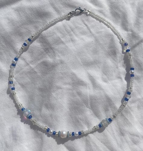 💙 Necklace can be made in gold or silver * Necklace Length: 16in. (adjusted to 16.5in.) #necklaces #beadednecklaces String Necklace Diy, Seed Bead Necklace Ideas, Pop Jewelry, String Necklace, Necklace Diy, Beaded Crafts, Bracelet Ideas, Necklace Beaded, Bead Bracelets