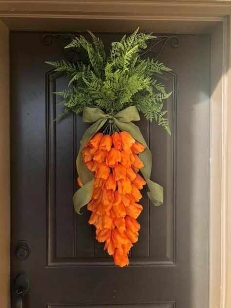 Spring Carrot Door Hanger, #wreath #wreathsofinstagram #homedecor #handmade #christmas #wreaths Carrot Door Hanger, Diy Osterschmuck, Spring Door Decoration, Small Kitchens, Easter Crafts Diy, Spring Easter Decor, Hoppy Easter, Deco Floral, Easter Fun