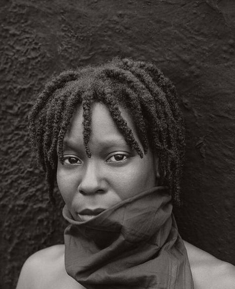 Young whoopi Goldberg Herb Ritts, Whoopi Goldberg, Black Hollywood, Famous Faces, Black Is Beautiful, Beautiful Black Women, American Actress, Comedians, Movie Stars