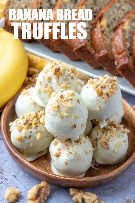 Banana Cake Balls, Banana Cake Pops Recipe, Banana Pudding Truffles, Banana Bread Trifle, Banana Bread Dessert Ideas, Banana Cake Pops, Dessert Truffle Recipes, Fall Truffles, Banana Bread Cake Pops