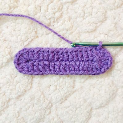 Raji's Craft Hobby: How to Make a Double Crochet Rectangle Base in Rounds Crochet Rectangle In The Round, Crochet Rectangle Pattern, Things To Make With Yarn, Crochet Rectangle, Crochet Flats, Knifty Knitter, Crafts Diy Projects, 4mm Crochet Hook, Rectangle Rug