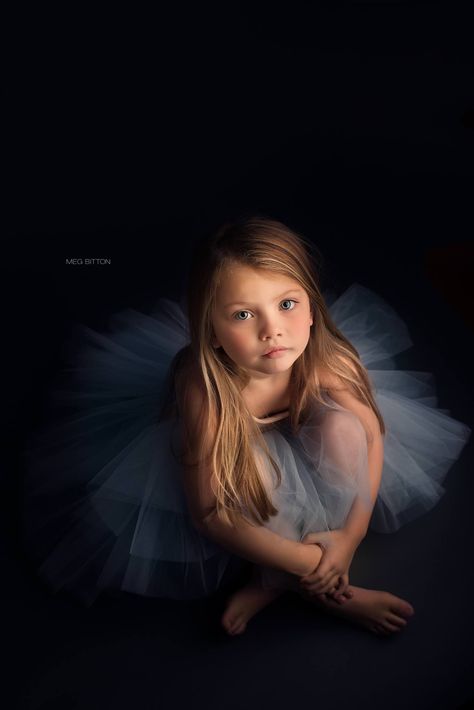 Kids Portrait Studio, Meg Bitton Photography, Inspiration Photoshoot, Fine Art Portrait Photography, Sibling Photography, Children Portraits, Dance Photography Poses, Ballet Photography, Birthday Shoot