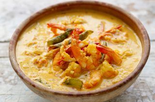 Jamie Oliver's prawn curry recipe | GoodtoKnow Crab Pasta Recipes, Prawn Curry Recipe, Carrot And Lentil Soup, Curry Recipes Easy, Prawn Curry, Easy Curry, Prawn Recipes, Jamie Oliver Recipes, Curry Chicken Recipes