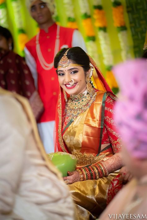 Photo of Bride in red and gold kanjivaram saree Indian Wedding Garland, Bengali Bridal Makeup, Pengantin India, Bengali Bride, Wedding Consultant, Bengali Wedding, Bride Portrait, Wedding Jewellery Collection, Desi Wedding