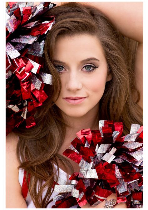 Cheer Cheerleading Senior Pictures, Cheerleading Poses, Portret Feminin, Cheer Photography, Cheerleader Outfit, Cheerleading Photos, Cheers Photo, Cheer Picture Poses, Cheer Poses