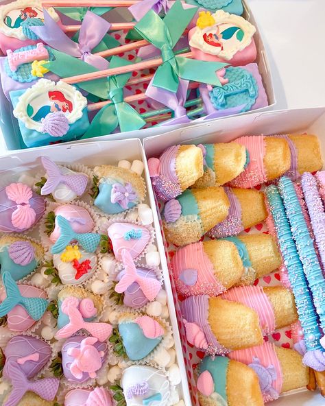 Ariel Birthday Party Treats, The Little Mermaid Candy Table, Minnie Mouse Mermaid Party, Mermaid Birthday Desserts, Mermaid Treats Dessert Tables, Ariel Party Food, Little Mermaid Dessert Table, Mermaid Snacks Parties Food, Disney Little Mermaid Birthday Party