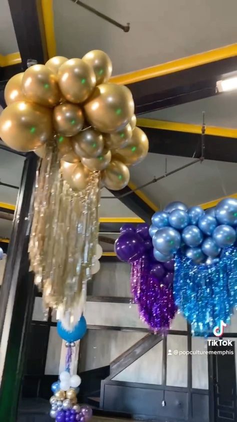 Balloon Chandelier Party Ideas, Balloon Clusters From Ceiling, Balloon Ceiling Decor, Ceiling Balloon Decorations, Ceiling Decor Ideas, Ceiling Balloons, Canopy Diy, Balloon Decoration Ideas, Hanging Balloons