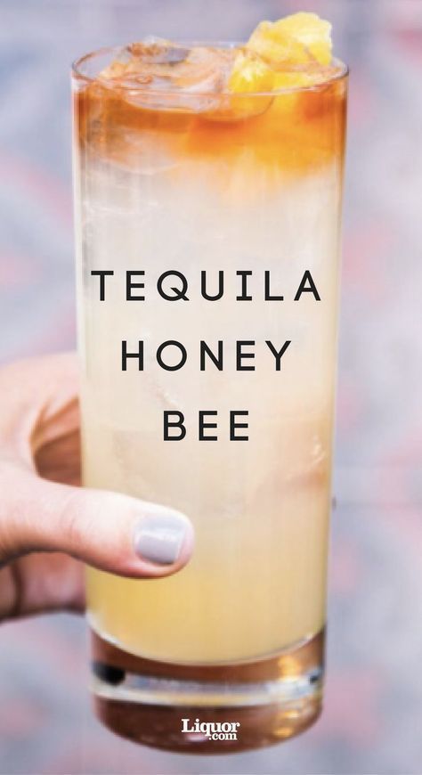 Honey Bee Cocktail, Bee Cocktail, Healthy Alcohol, Tequila Drinks Recipes, Kaffe Bar, Cocktail Recipes Tequila, Resep Koktail, Tequila Drinks, Boozy Drinks