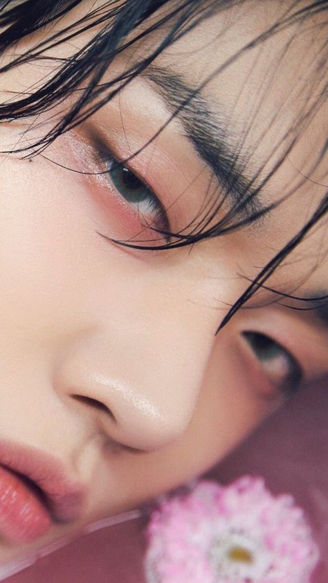 Txt Makeup, Gym Makeup, Yeonjun Wallpaper, Makeup Tut, Male Makeup, Yeonjun Txt, Sketches Tutorial, Aesthetic People