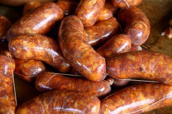 Receta para hacer chorizo casero. - Soutelana Tortas Sandwich, Home Made Sausage, Homemade Sausage Recipes, Homemade Sausage, Sausage Recipes, Sausages, Pork Recipes, Food Dishes, Mexican Food Recipes