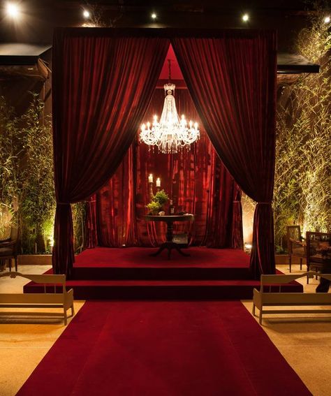 Red Speakeasy, Canopy Bed Aesthetic, Curtains Ideas For Living Room, Curtains Ideas Modern, Red Party Themes, Red Velvet Curtains, Bed Aesthetic, Theatre Curtains, Masquerade Theme