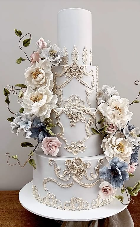 Baroque Cake, Victorian Wedding Cakes, French Wedding Cakes, White And Gold Wedding Cake, Extravagant Wedding Cakes, White And Gold Wedding, Fondant Cake Designs, Big Wedding Cakes, Floral Wedding Cake