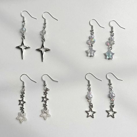 Earing Ideas Beads, Grunge Beaded Jewelry, Pretty Jewellery Earrings, Stargirl Earrings, Stargirl Jewelry, Grunge Jewelry Earrings, Bead Earrings Ideas, Selfmade Earrings, Diy Crystal Jewelry