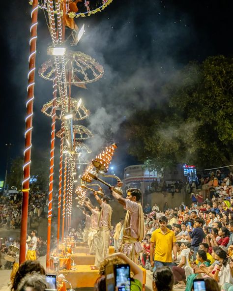 Ganga Aarti . . . #gangaaartivaranasi #capturewithcanon #varanasi_ghat #gangaaarti #thenuclear_11 #canonphotography #retro #dailyphotography #snapswithjeet #templecity #ancienthistory #dashashwamedh #assighat_varanasi #pindleindia #pindletravels Dashashwamedh Ghat, Varanasi Photography Beautiful, Varanasi Photography, Varanasi Ghat, Mobile Learning, Photography Beautiful, Varanasi, Collage, Photography