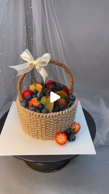 Fruit Basket Cake, Fruit Birthday Cake, Basket Cake, Garden Cakes, Dessert Cake, Buttercream Cake, Cake Creations, Fruit Cake, Fruit Basket