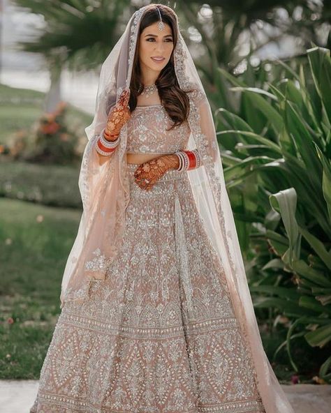 5 New Pastel Colours For Brides On Their Wedding Day! Pastel Colour Lehenga Bridal, Hairstyle With Dupatta, Pastel Colour Lehenga, Dupatta On Head, Engagement Hairstyle, Reception Couple, Bright Outfit, Bridal Mehndi Dresses, Gold Lehenga