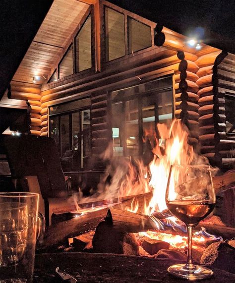 Winter Cabin Aesthetic, Ski Trip Aesthetic, Weekend Aesthetic, Cabin Weekend, Cabin Trip, Cabin Aesthetic, Ski Cabin, Cabin In The Mountains, Romantic Cabin