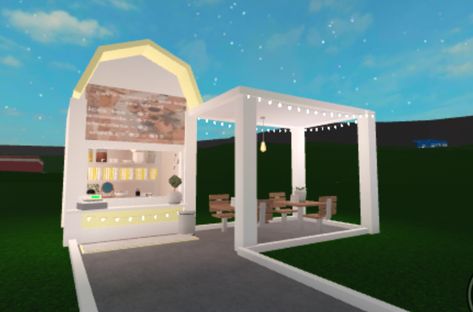 Bloxburg Stand Ideas, Bloxburg Summer Camp Layout, Bloxburg Lemonade Stand, Bloxburg Homes, Roblox Creator, Bloxburg Building, Blox Burg, Mini Cafe, Blocksburg Room Ideas￼