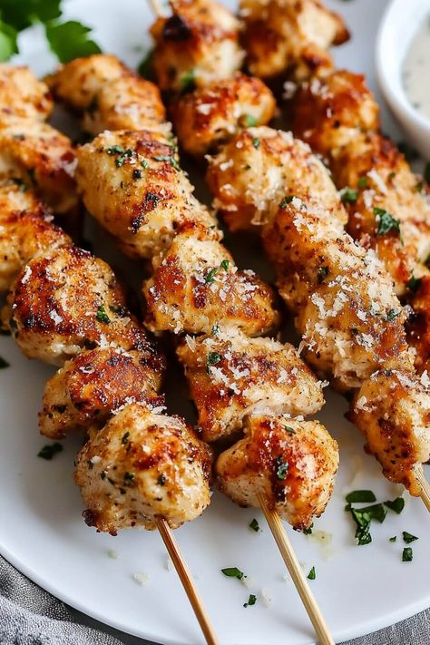 Italian Parmesan Chicken Skewers Italian Chicken Marinade, Chicken Air Fryer Recipes, Italian Marinade For Chicken, Italian Marinated Chicken, Parmesan Chicken Skewers, Chicken Paprika, Italian Chicken Recipes, Chicken With Italian Seasoning, Italian Herbs