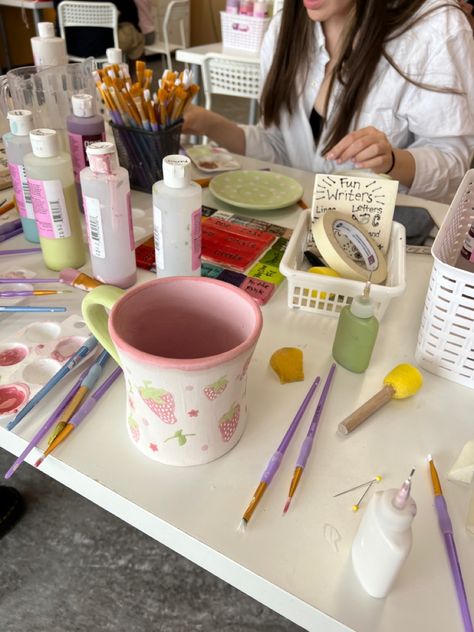 Pottery Painting Aesthetic Friends, Pottery Painting With Friends, Mug Pottery Painting, Pottery Painting Party, Pottery Party, Strawberry Mug, Ceramic Cafe, Color Me Mine, Artsy Aesthetic