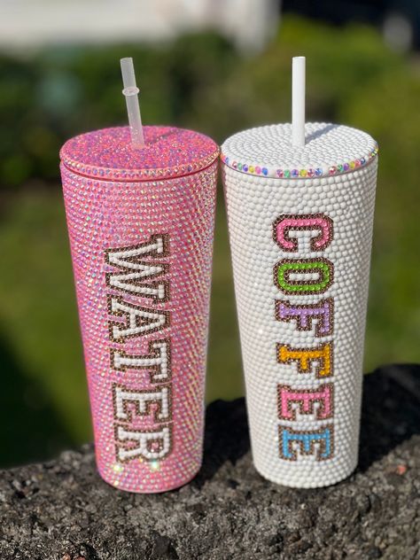 Bejeweled Bottles, Starbucks Cup Art, Rhinestone Designs Templates, Bling Tumbler, Rhinestone Cups, Candle Wedding Centerpieces, Rhinestone Projects, Rhinestone Crafts, Custom Starbucks Cup