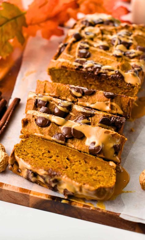 Peanut Butter Pumpkin Bread (No Eggs, No Dairy, 5 Ingredients) - The Conscious Plant Kitchen Peanut Butter Pumpkin Bread, Pumpkin Pie Cookies, Peanut Butter Bread, Peanut Butter Banana Bread, Dairy Free Pumpkin, Peanut Butter Pumpkin, Homemade Pumpkin Puree, Pumpkin Treat, Healthy Bread