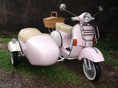 Vespa PX Pink White Sidecar 1979 | www.scooter99.com | scooter99.com | Flickr Pink Vespa, Pink Scooter, Red Vespa, Vintage Vespa, Vespa Px, Vespa Girl, Pink Bike, Moped Scooter, Auto Retro