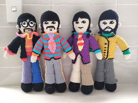 Crochet The Beatles, Beatles Crochet Pattern, Beatles Party Decorations, Beatles Crafts, Abbey Road Beatles, Beatles Dolls, Beatles Party, Crochet Santa, Yarn Gifts