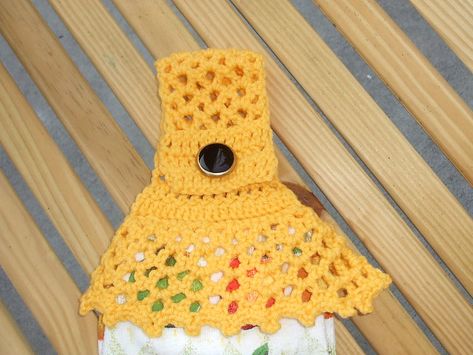 Sunflower yellow towel topper | Crocheted towel topper for y… | Flickr Crochet No Sew, Crochet Novelty, Crochet Towels, Towel Crochet, Crochet Decorations, Crochet Towel Holders, Towel Toppers, Crochet Towel Topper, Kitchen Crochet