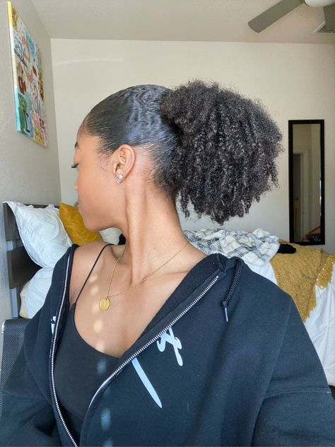 Cute Curly Hair Styles, Cute Curly Hair, Cute Natural Hairstyles, Natural Hair Bun Styles, Curly Hair Tutorial, Type 4 Hair, Cute Curly Hairstyles, Pelo Afro, Protective Hairstyles Braids