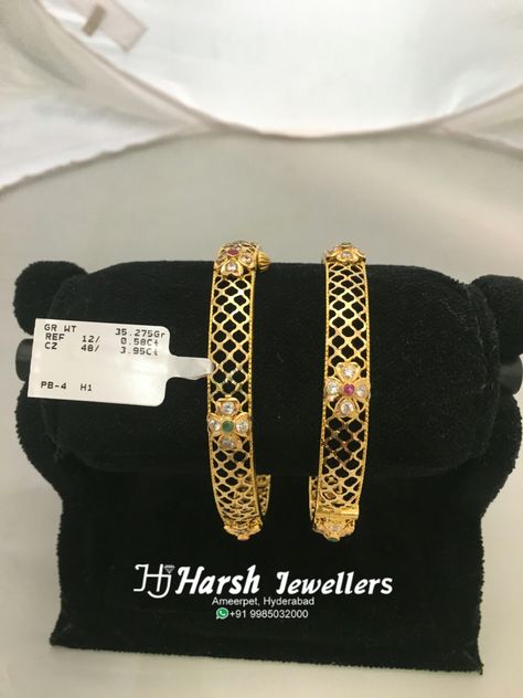 Simple Bangles, Manubhai Jewellers, Kada Bangles, Gold Bangles Indian, Temple Jewelry Necklace, Gold Bangle Set, Fancy Jewelry Necklace, Bangles Gold, Gold Earrings Wedding