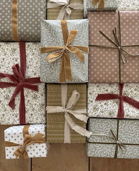 Jamie Kay, Gift Wrapping Inspiration, Wrap Ideas, Christmas Feeling, Cadeau Diy, Christmas Inspo, Almost Ready, Merry Little Christmas, Christmas Mood