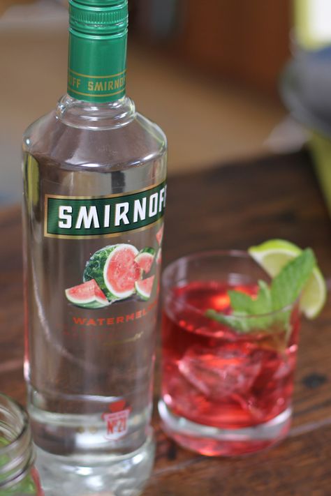 Make an easy and delicious Grand Watermelon Getaway with 1.5oz SMIRNOFF® Watermelon, 1.5oz lemon lime soda 1.5oz cranberry juice, and limes for garnish. It’s the perfect summer drink sure to make any weekend grand. happyhour cocktail easydrinks Smirnoff Recipes, Smirnoff Watermelon, Blue Gatorade, Watermelon Drinks, Watermelon Martini, Drink Recipies, Watermelon Drink, Cocktail Drinks Alcoholic, Cocktail Shots