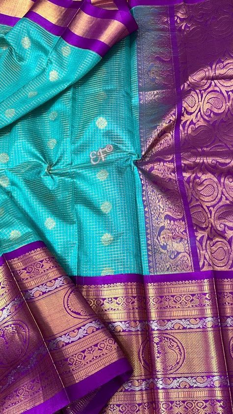 Latest Pattu Sarees, Beautiful Gold Earrings, Kuppadam Pattu Sarees, Bride Saree, Kuppadam Sarees, Latest Silk Sarees, Gold Jhumka, Kanjivaram Sarees Silk, Simple Saree Designs