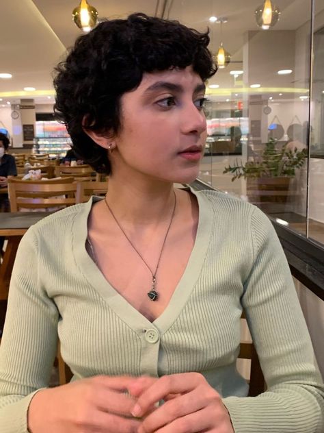 Buzzed Curly Hair Women, Buzzcut Women Curly Hair, French Pixie Haircut Curly, Queer Pixie Cut, 90s Pixie Cut Curly, Curly Buzz Cut Women, Short Buzzed Hair Woman, Pixie Haircut Aesthetic, 80s Pixie Cut