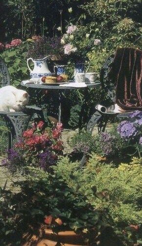 Outdoor Tea Parties, Cottagecore Life, Cottagecore Wallpaper, Alt Aesthetic, Cottagecore Dark, Aesthetic Lockscreens, Fairytale Cottage, Estate Garden, Cottage In The Woods