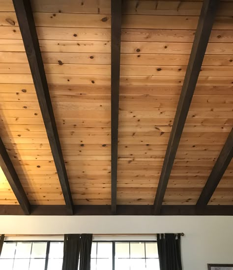 Hardwood Ceiling, Roof Wooden Ceiling Design, Cabin Celling Design, Ceiling Panels Ideas, Wooden Celing Roof Design, Traditional Wooden Ceiling, Wood Planking Ceiling, Ceiling Remodel, Wooden Ceiling Design