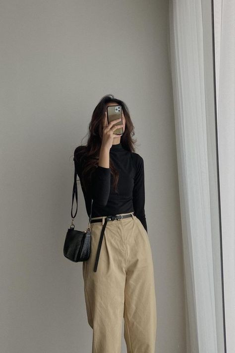 How to wear brown like an elevated style icon By Gabrielle Arruda | Follow Berruby's for more tips! Korean Casual Outfits, Elegante Casual, Mode Kpop, Looks Street Style, Elegantes Outfit, 여자 패션, 가을 패션, Korean Outfits, Casual Style Outfits