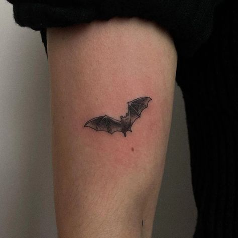 Bats Tattoo Design, Vampire Tattoo, Bat Tattoo, Spooky Tattoos, Jesus Love, Image Swag, Little Tattoos, Simplistic Tattoos, Matching Tattoos