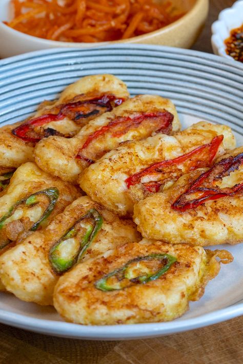 Fish Pancakes (Daegujeon) Fish Pancakes, Fried Cod Fish Recipes, Jeon Recipe, Fish For Breakfast, Fish Breakfast, Fried Cod Recipes, Fried Cod Fish, Fish Parcels, Korean Fish