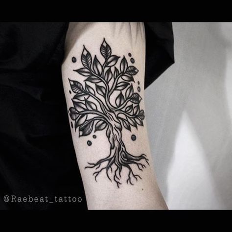 Tree Tattoo Black, Tree Tattoo Back, Illustration Practice, Tattoo Tree, Traditional Tattoo Old School, Cow Tattoo, Traditional Style Tattoo, Traditional Tattoo Sleeve, Tree Tattoo Designs